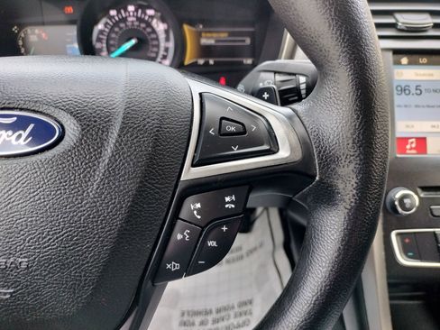 Used 2018 Ford Fusion SE w/ Fusion SE Technology Package image 42