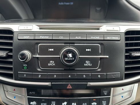 Used 2015 Honda Accord LX image 23