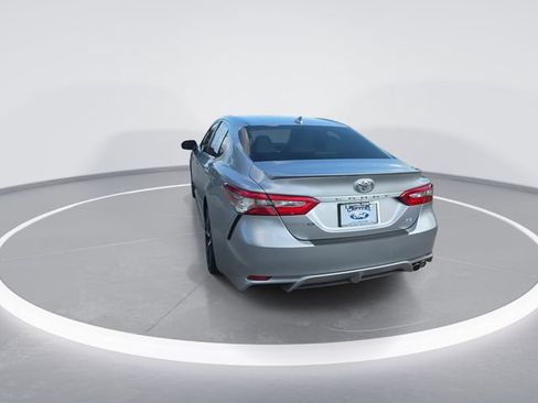 Used 2019 Toyota Camry SE w/ Convenience Package FWD image 7