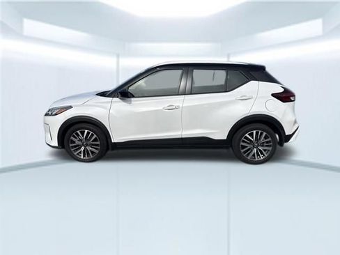 Used 2023 Nissan Kicks SV FWD image 10