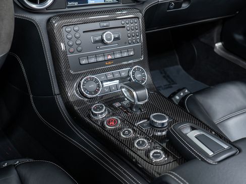 Used 2012 Mercedes-Benz SLS AMG Roadster image 26