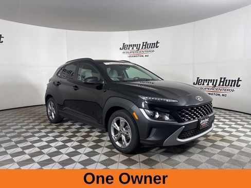 Used 2023 Hyundai Kona SEL w/ Cargo Package FWD image 4