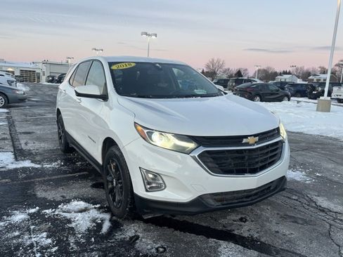 Used 2018 Chevrolet Equinox LT image 3