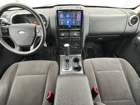 Used 2010 Ford Explorer XLT image 23