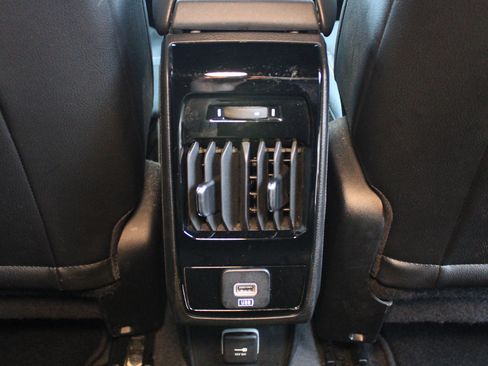 Used 2023 Jeep Compass Latitude AWD/4WD image 29