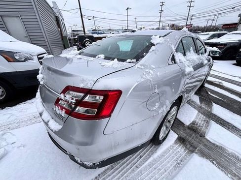 Used 2018 Ford Taurus Limited image 4