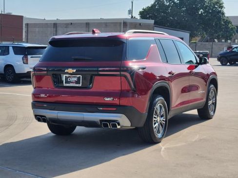 Used 2024 Chevrolet Traverse LT w/ Enhanced Driving Package FWD image 14