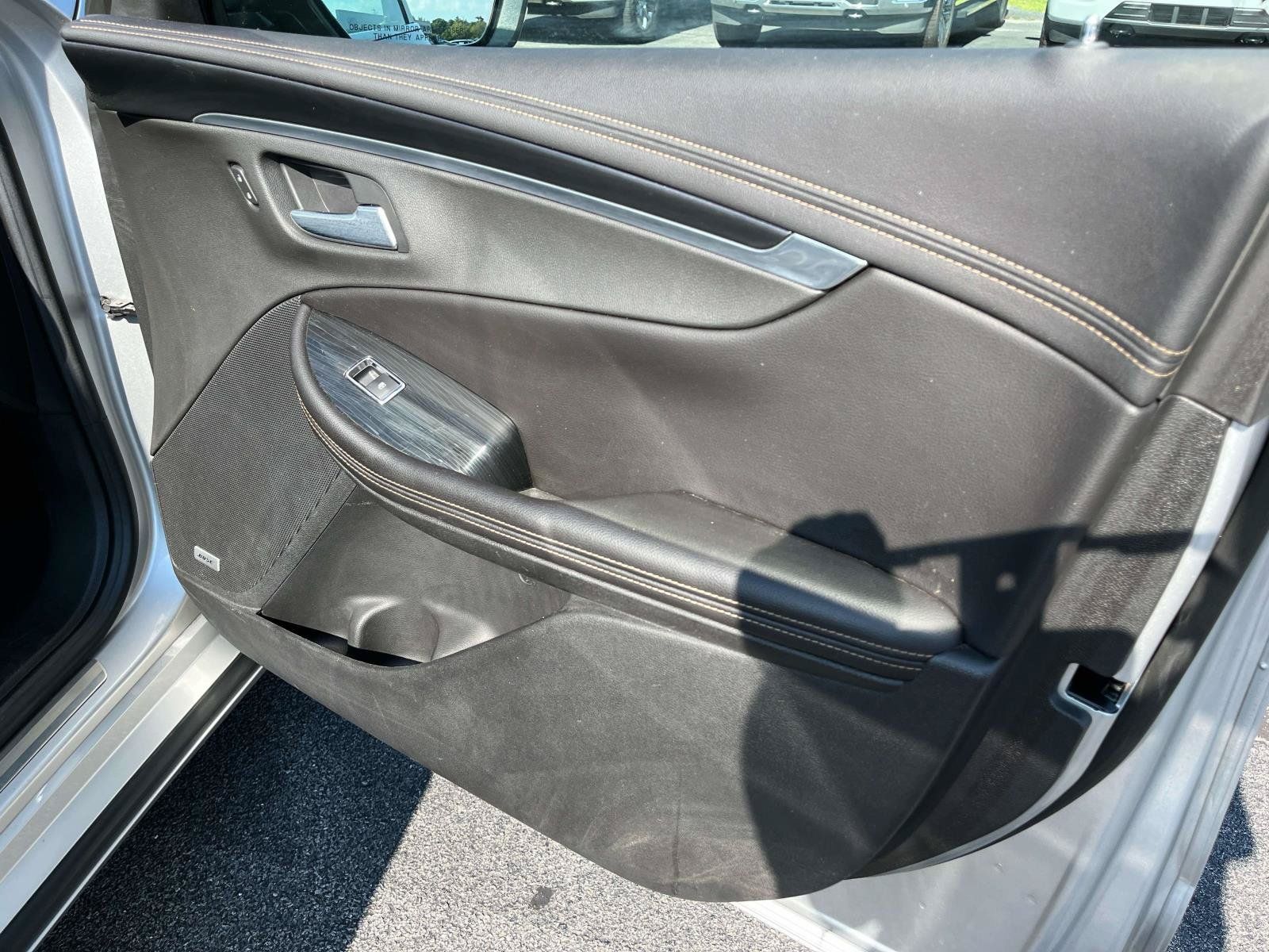 Used 2019 Chevrolet Impala Premier FWD image 22