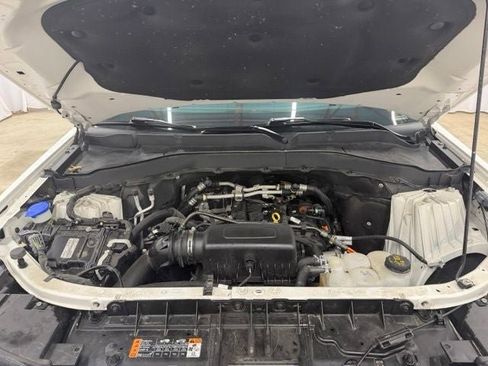Used 2022 Ford Explorer XLT w/ Equipment Group 202A AWD/4WD image 27