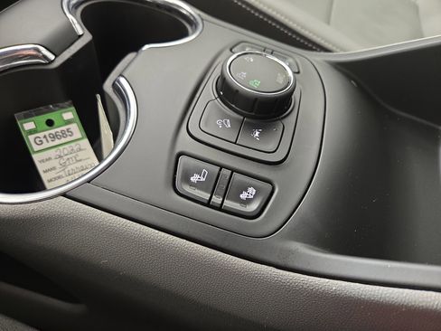 Certified 2022 GMC Terrain SLT image 27