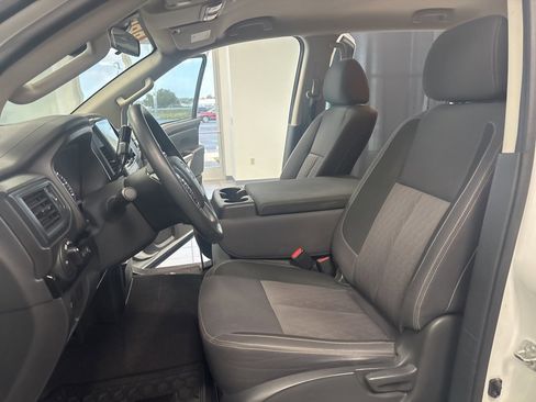 Used 2023 Nissan Titan SV image 21