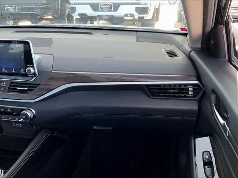 Certified 2023 Nissan Altima 2.5 SV image 16