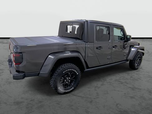 Used 2024 Jeep Gladiator Willys image 4