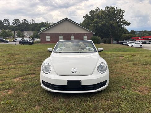 Used 2013 Volkswagen Beetle 2.5 50's Edition FWD image 2