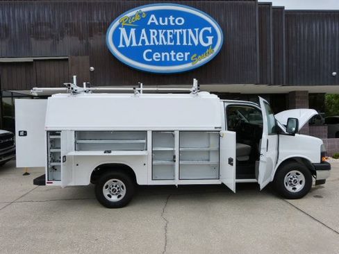Used 2019 GMC Savana 3500 w/ Power Convenience Package RWD image 30