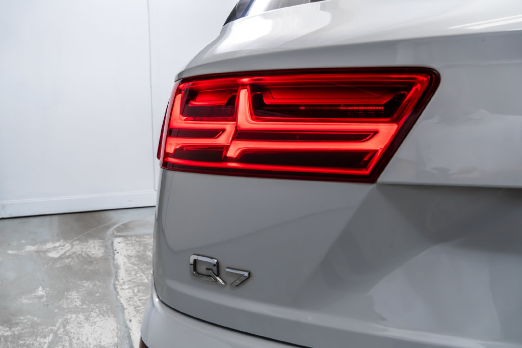Used 2019 Audi Q7 3.0T Premium Plus w/ Premium Plus Package AWD/4WD image 13