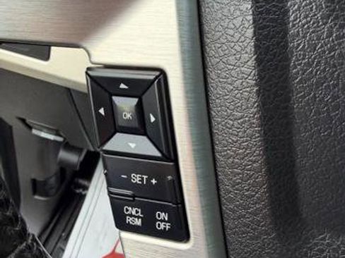 Used 2014 Ford F150 Platinum image 18