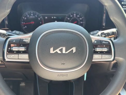 Used 2023 Kia Sorento LX FWD image 14