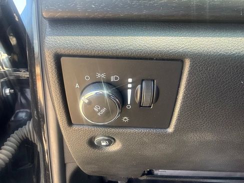 Used 2018 Jeep Grand Cherokee Altitude RWD image 15
