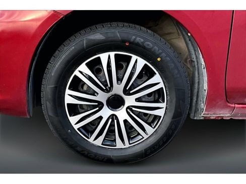 Used 2019 Nissan Versa SV image 31