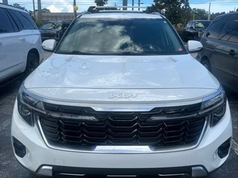 Certified 2024 Kia Seltos EX FWD image 1