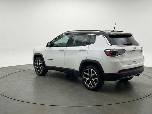 Used 2025 Jeep Compass Limited image 5