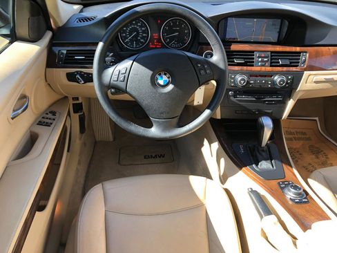 Used 2011 BMW 328i xDrive Sedan AWD/4WD image 8