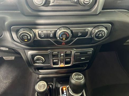Used 2019 Jeep Wrangler Unlimited Sport AWD/4WD image 21