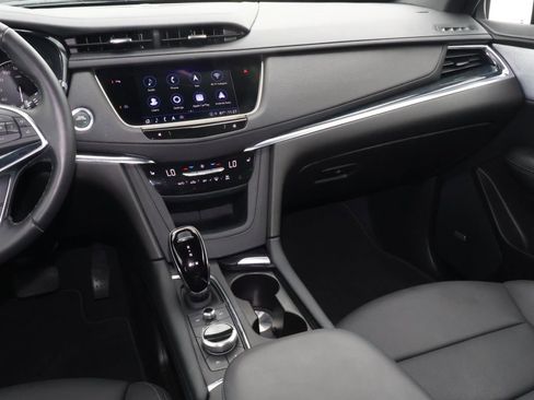 Used 2024 Cadillac XT5 Premium Luxury FWD image 16