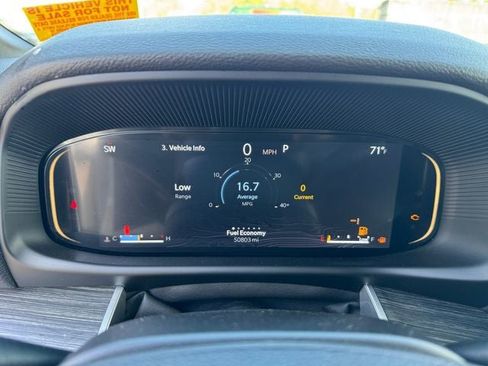 Used 2024 Jeep Wagoneer L Series III w/ Flexible Seating Group image 17