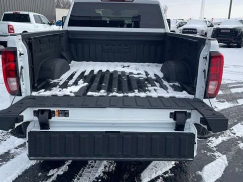 Used 2024 GMC Sierra 2500 SLE w/ SLE Convenience Package image 5
