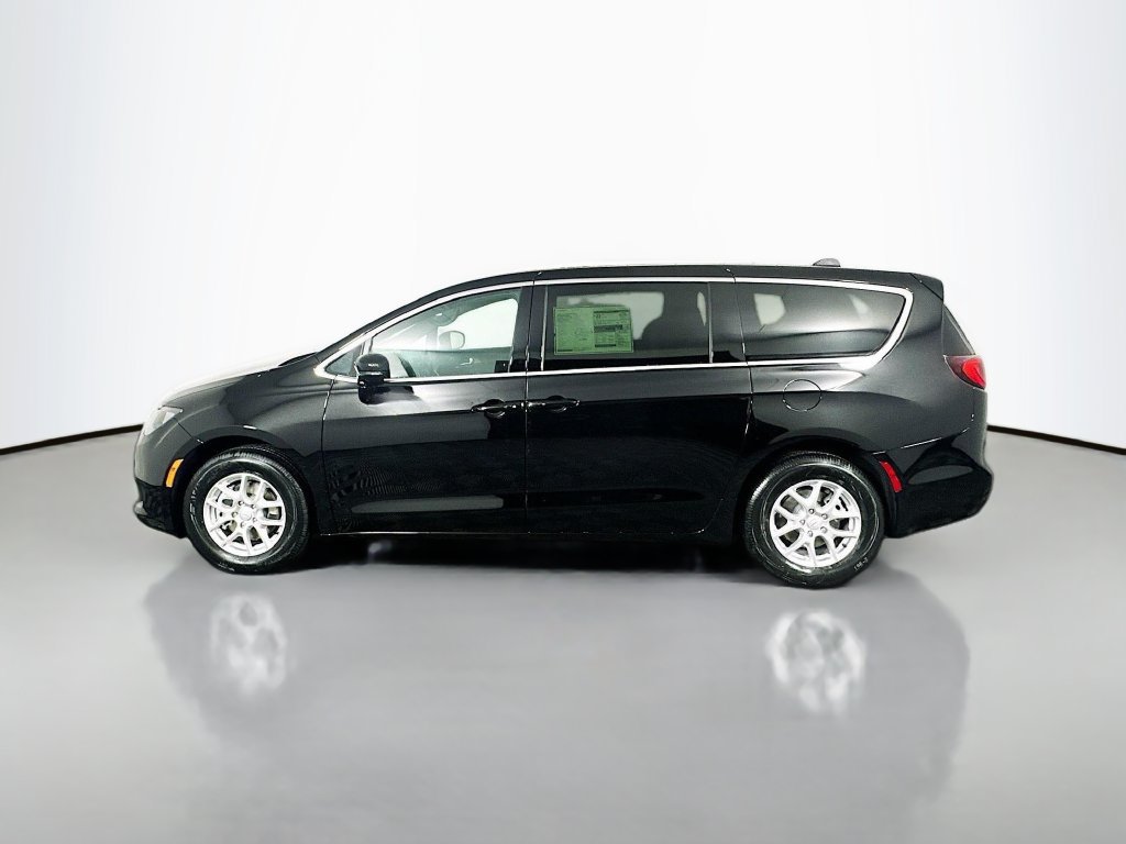 New 2026 Chrysler Voyager LX FWD image 4