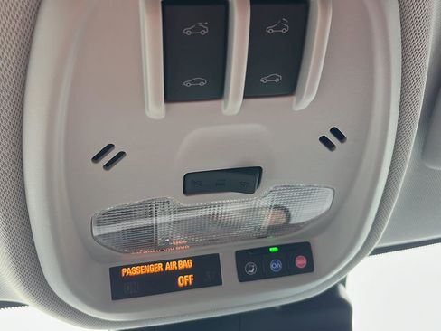 Used 2025 Chevrolet Trax ACTIV w/ Sunroof Package FWD image 19