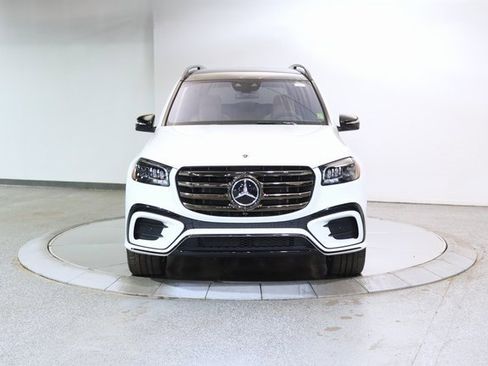 Certified 2025 Mercedes-Benz GLS 580 4MATIC image 10