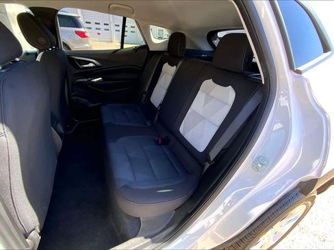 Used 2025 Chevrolet Trax LS image 21