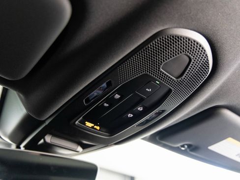 Certified 2025 Porsche Cayenne Coupe image 19