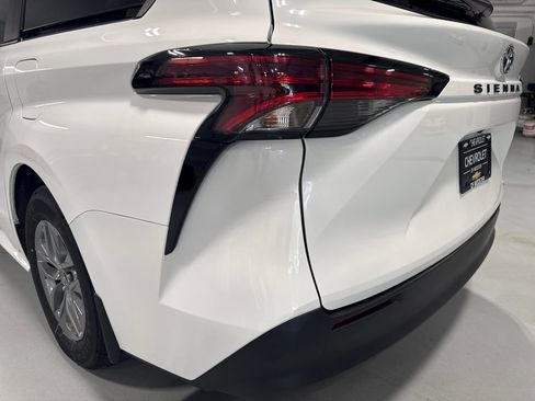 Used 2022 Toyota Sienna LE FWD image 51