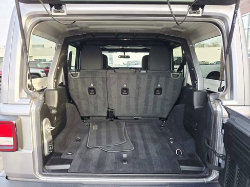 Used 2021 Jeep Wrangler Unlimited Sahara w/ Cold Weather Group image 14