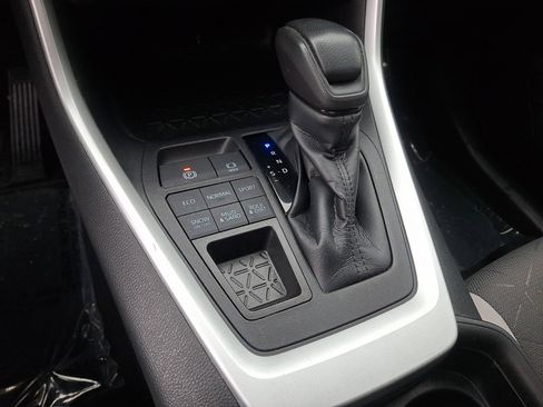 Used 2020 Toyota RAV4 XLE w/ Convenience Package AWD/4WD image 15