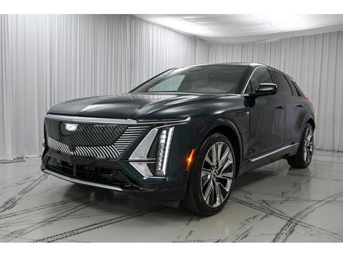 New 2026 Cadillac Lyriq Signature Luxury image 4