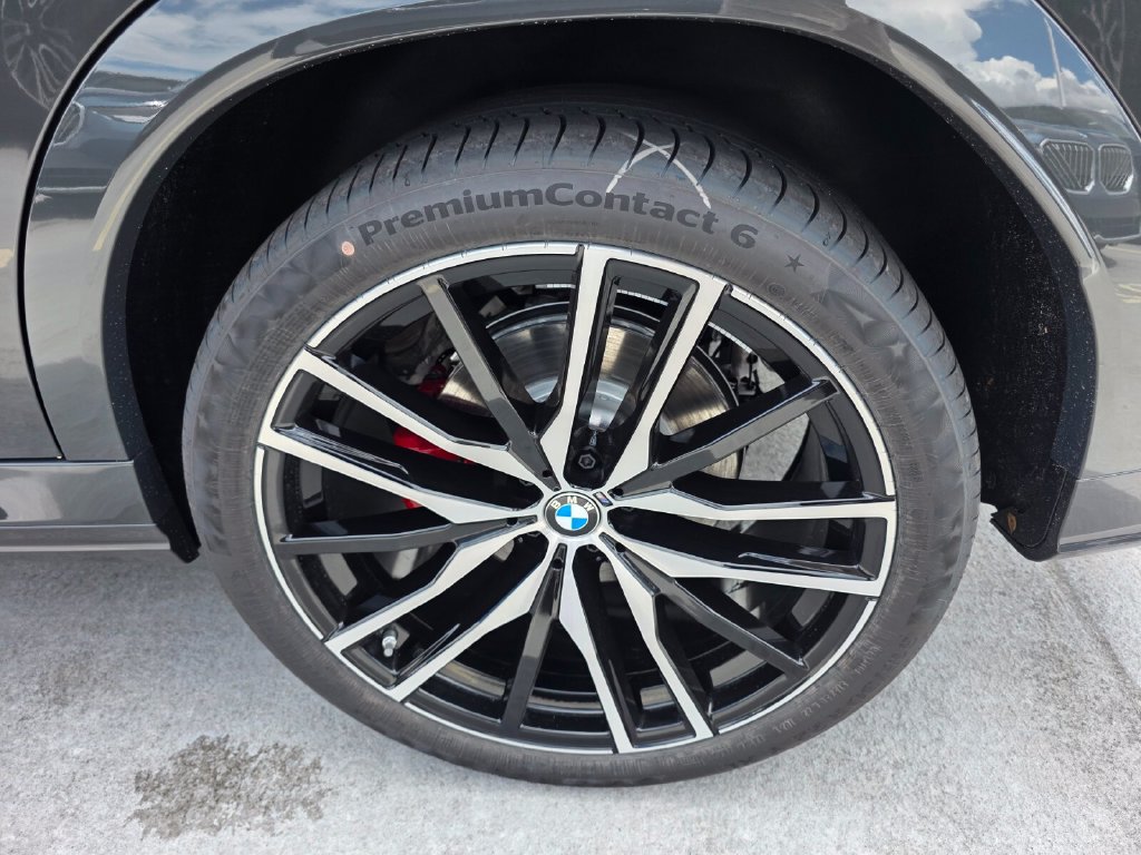 New 2027 BMW X6 xDrive40i w/ Climate Comfort Package AWD/4WD image 5