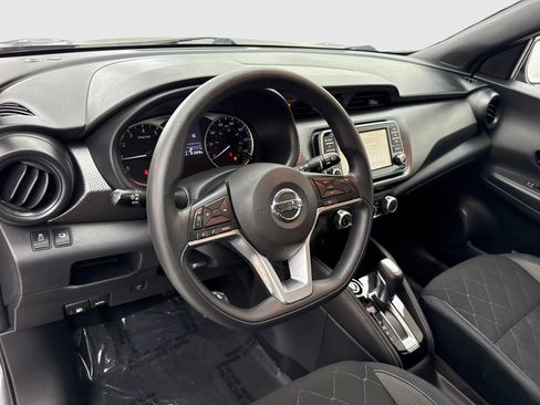 Used 2018 Nissan Kicks S FWD image 18