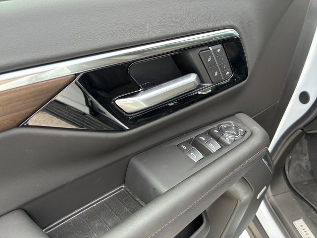 New 2026 Chevrolet Tahoe High Country AWD/4WD image 12
