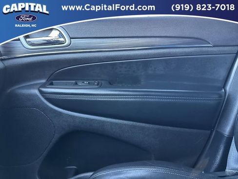 Used 2019 Jeep Grand Cherokee Limited image 27