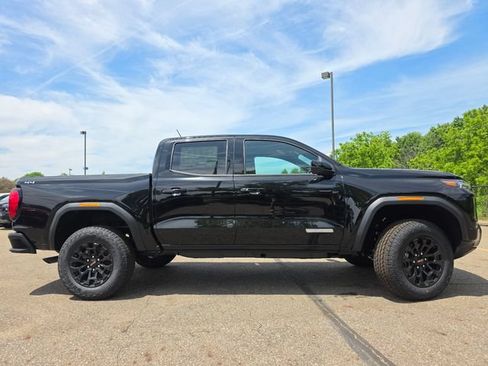 New 2026 GMC Canyon Elevation w/ Convenience Package AWD/4WD image 17