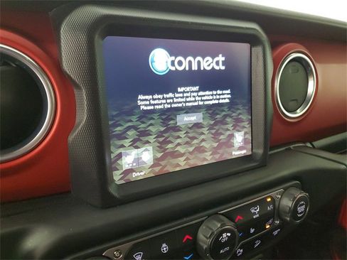 Used 2018 Jeep Wrangler Unlimited Rubicon w/ Dual Top Group image 27