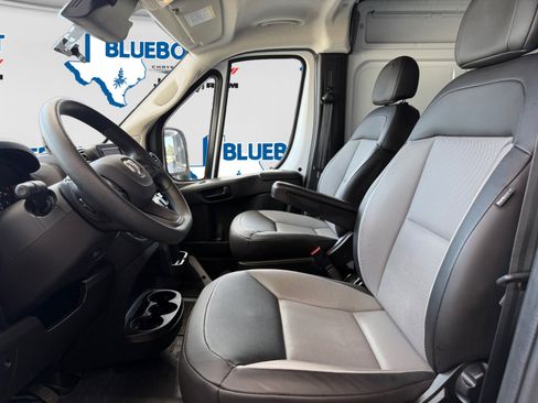 Used 2026 RAM ProMaster 2500 w/ Convenience Group FWD image 11