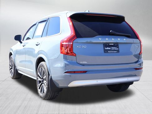 Used 2022 Volvo XC90 T6 Momentum w/ Advanced Package image 5