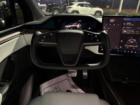 Used 2023 Tesla Model X image 14