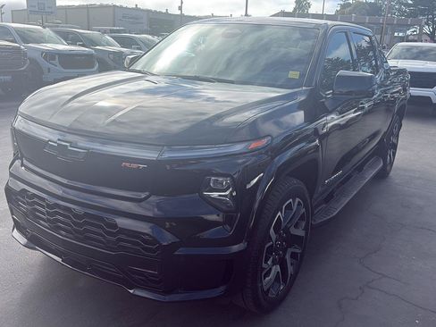 Used 2024 Chevrolet Silverado EV RST AWD/4WD image 8